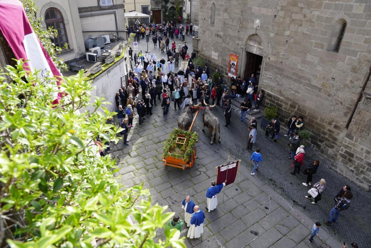 Appartamento Piazza Santa Maria Nuova 维泰博 外观 照片